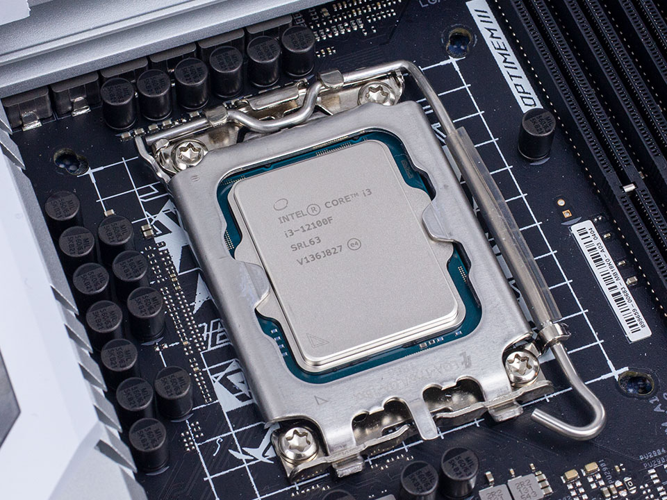 Процессор Intel Core i3-12100F